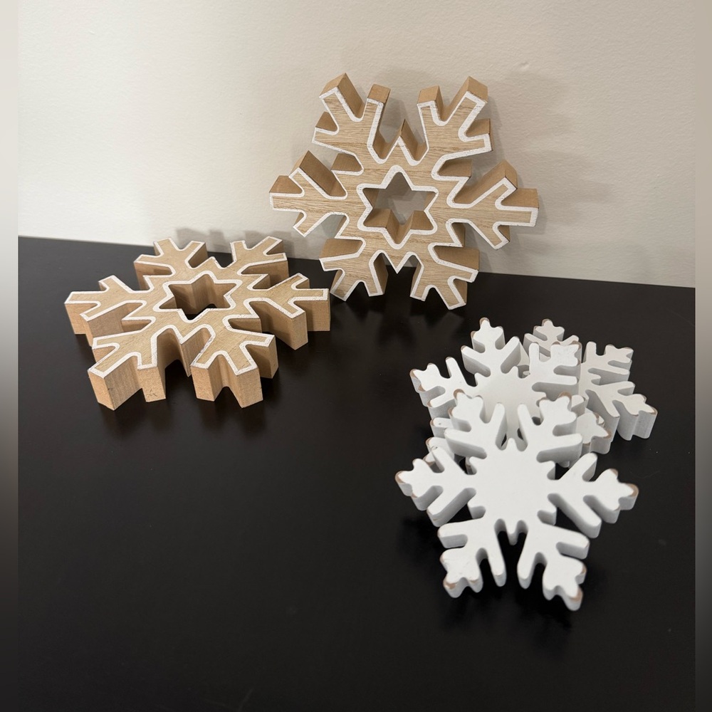 Wooden Snowflake Decorations - White and Brown